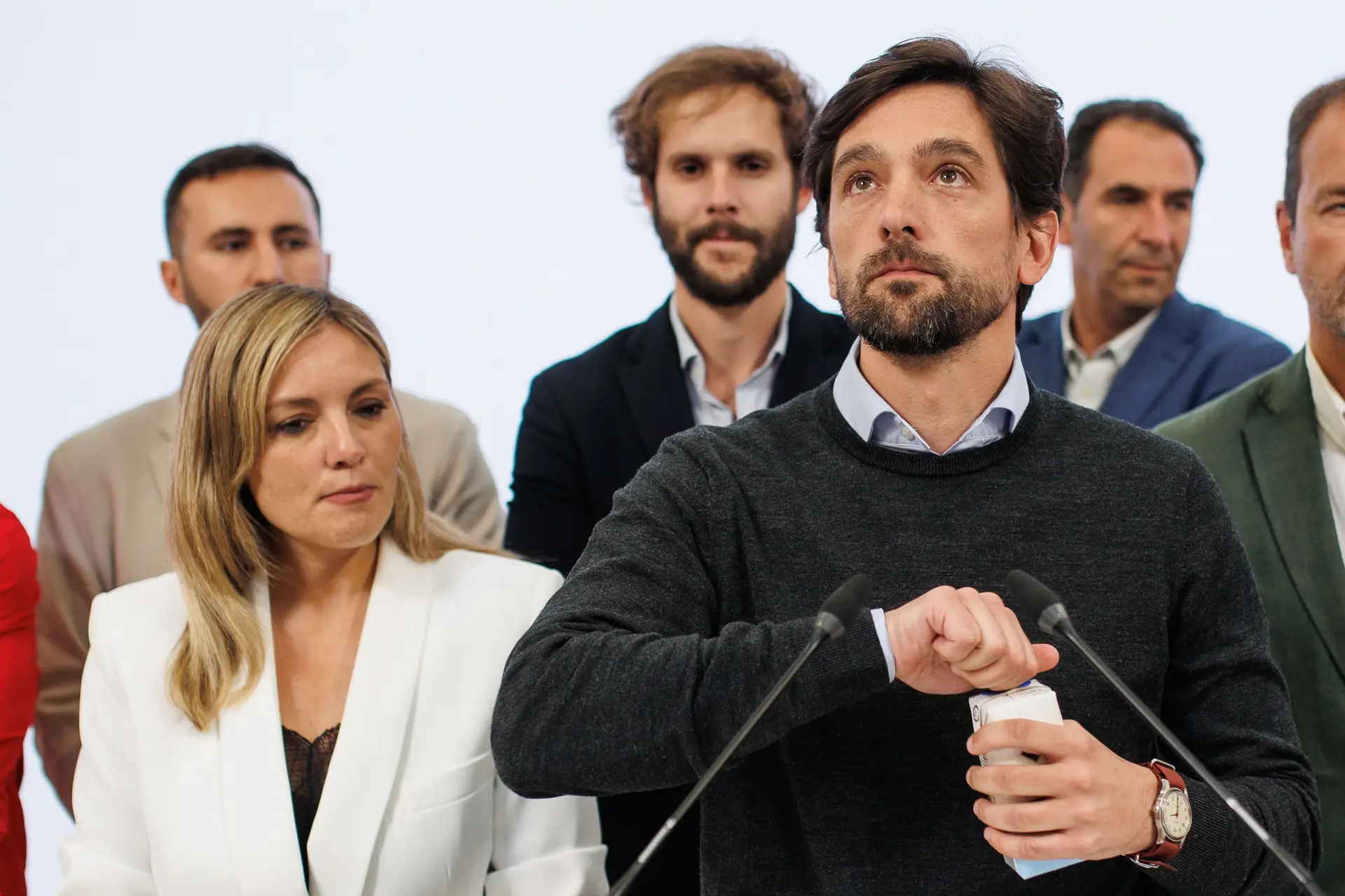 Coube ao secretário-geral do Cidadãos, Adrián Vázquez, anunciar que o partido não vai às legislativas de 23 de julho 