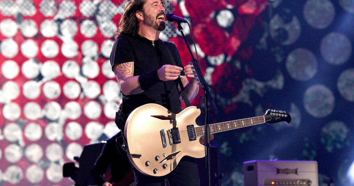Foo Fighters fazem versão de ‘March of the Pigs’, dos Nine Inch Nails, por causa do novo baterista