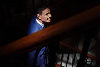 Eleições antecipadas em Espanha. Sánchez adianta-se aos críticos internos