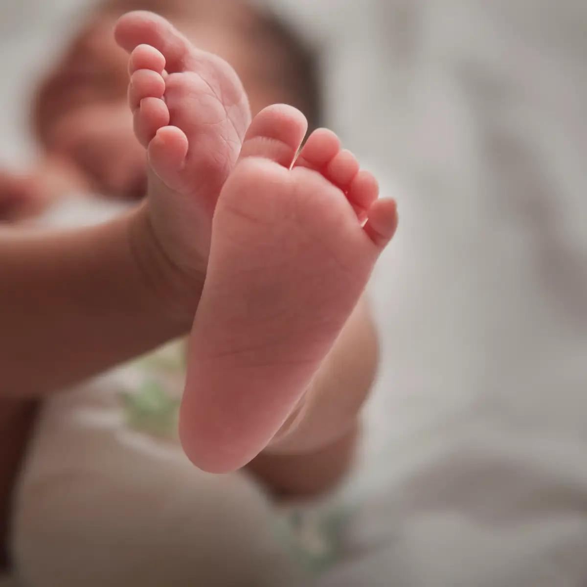 Parto normal: Bebês nascidos por cesariana têm mais micróbios