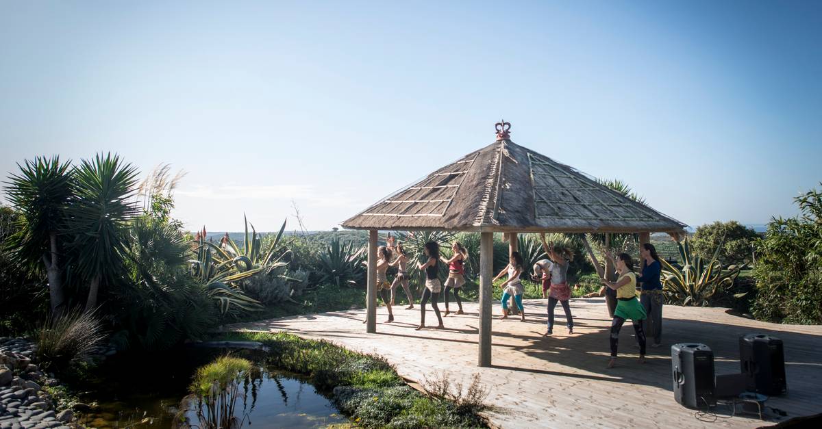 Com aulas de yoga, alojamento holístico na Costa Vicentina convida a escapar nos feriados