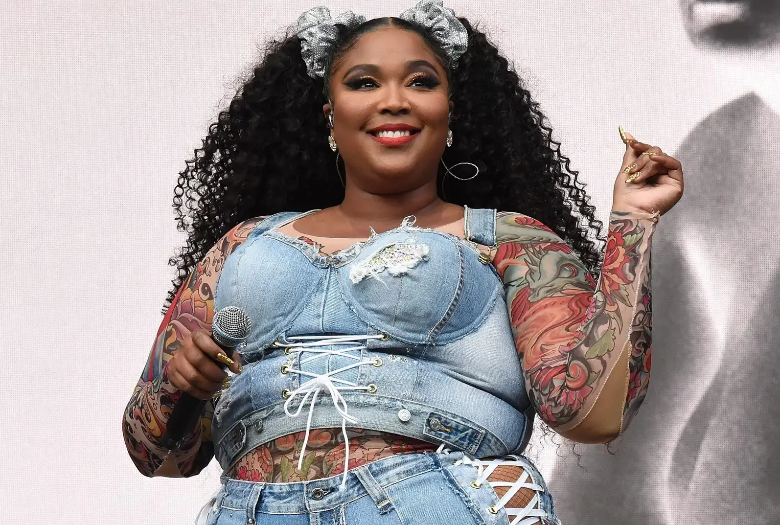 Lizzo responde às acusações “inacreditáveis” de assédio: “Não sou a ...