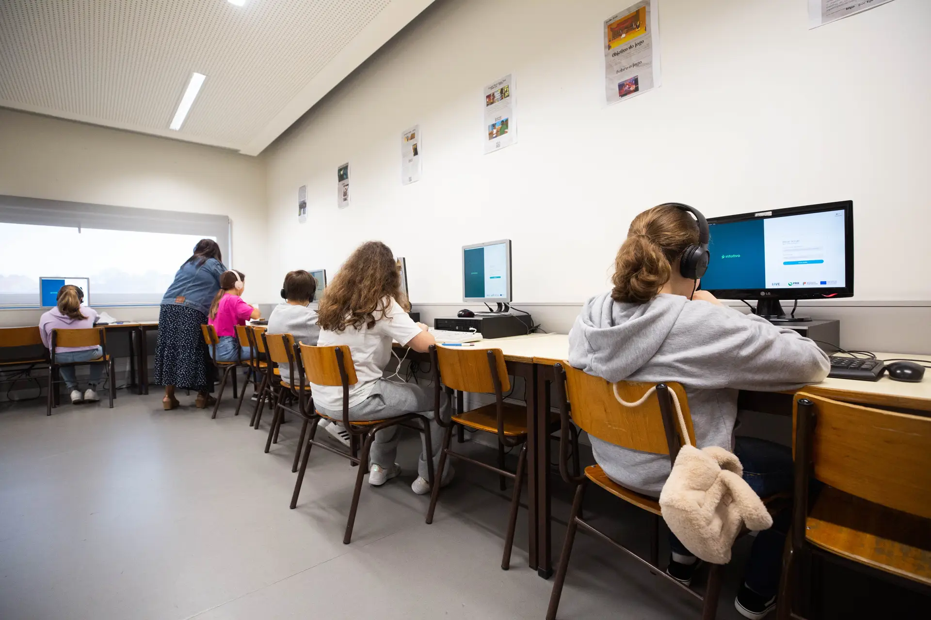 Professores concordam com provas de aferição, mas divergem no modelo a seguir. PSD não fará regressar os exames