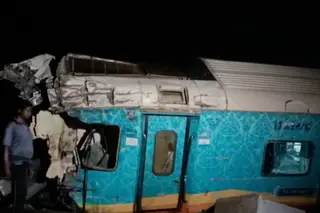 Colisão entre três comboios faz mais de 200 mortos na Índia