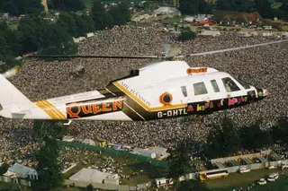 Recordar é viver: há 37 anos, os Queen davam o seu último concerto de sempre com Freddie Mercury. E até o sossegado John Deacon se passou