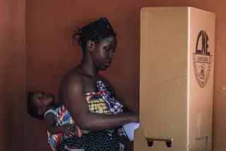 Guiné-Bissau: 70% foram votar, observadores aplaudem, mas resultados só na terça-feira