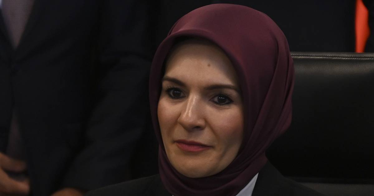 A única mulher no Governo de Erdogan foi expulsa do seu partido na Bélgica por ter negado o genocídio arménio