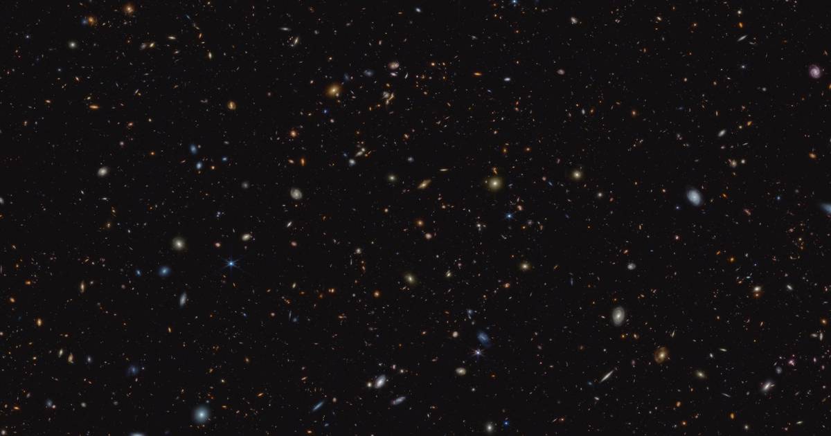 Retrato do universo primitivo: há nesta imagem mais de 45 mil galáxias, algumas nascidas ‘logo’ após o Big Bang