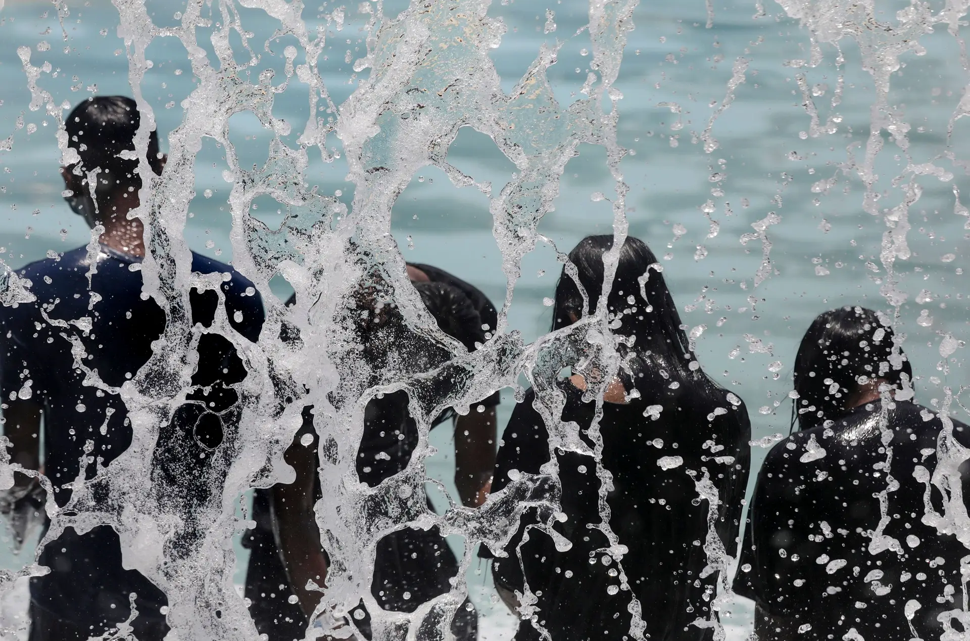 Onda de Calor em Portugal: IPMA emite avisos amarelos e laranja com temperaturas acima de 40 °C”