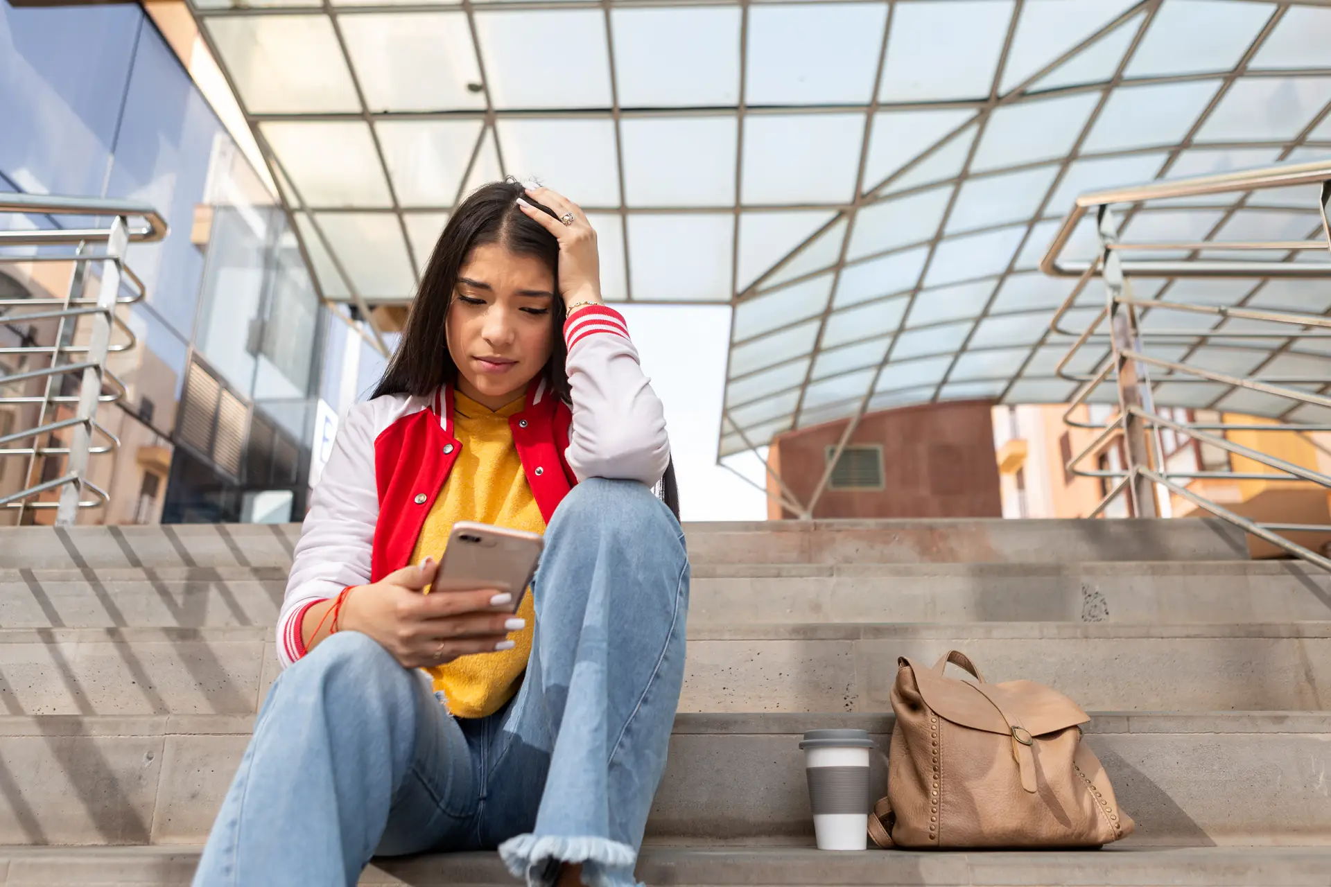 Em vez de “mostrarem o que somos”, as redes sociais estão a acentuar “aquilo que falta” e isso está a destruir a saúde mental dos jovens