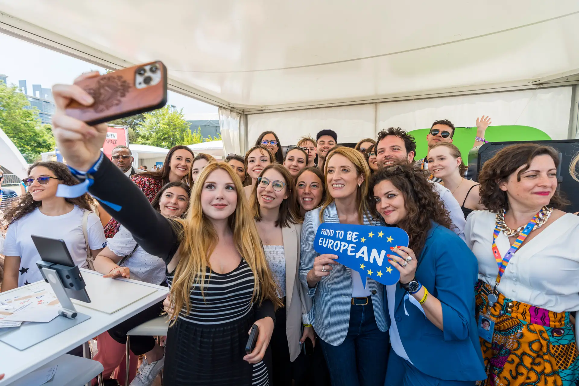 Roberta Metsola desce a Baixa com Moedas, vai a Braga com Montenegro e tem “encontros com jovens” na próxima semana