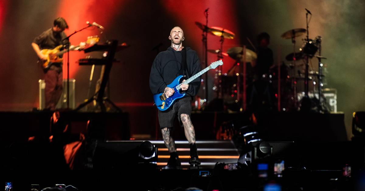 Maroon 5 ao vivo no Passeio Marítimo de Algés: a noite em que o “menino” Adam Levine se portou bem