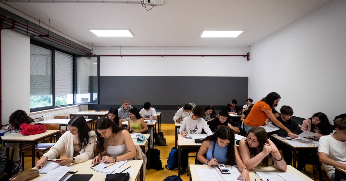 Menos exames no secundário, mais peso no acesso ao ensino superior, mas com mais hipóteses de escolha