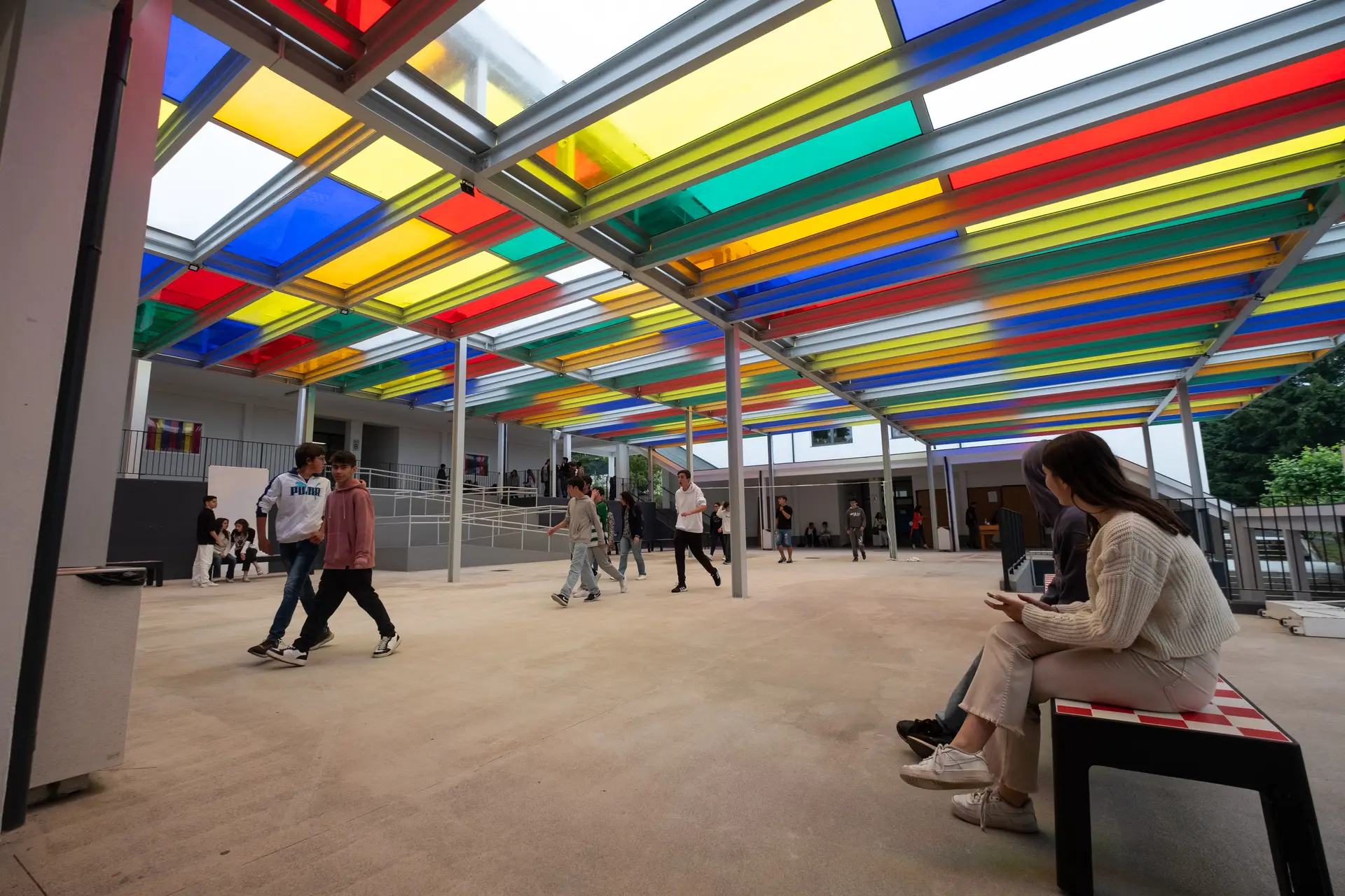 A escola secundária de Vouzela, uma vila a 30 quilómetros de Viseu, conseguiu a segunda melhor média nos exames nacionais, entre os estabelecimentos de ensino públicos