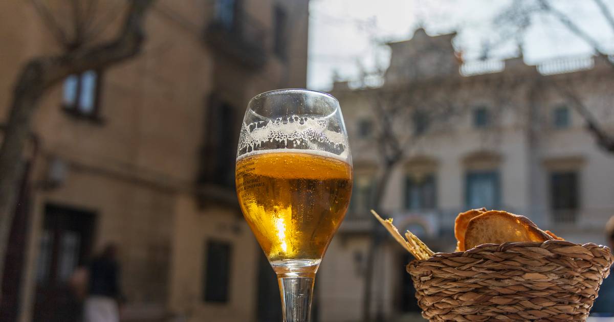 Por cada voto, uma cerveja. Na cidade espanhola de Sevilha, votar nas eleições de julho terá uma recompensa ‘fresquinha’