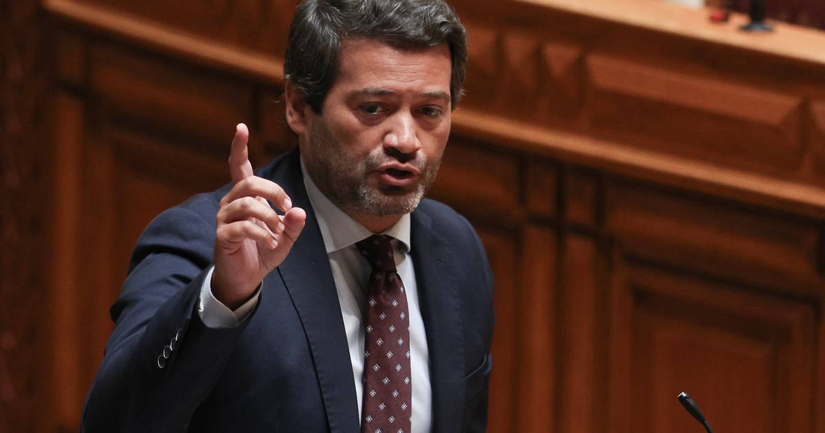 Ventura acusa Pedro Nuno de “hipocrisia” e diz que está “absolutamente impreparado” para ser primeiro-ministro