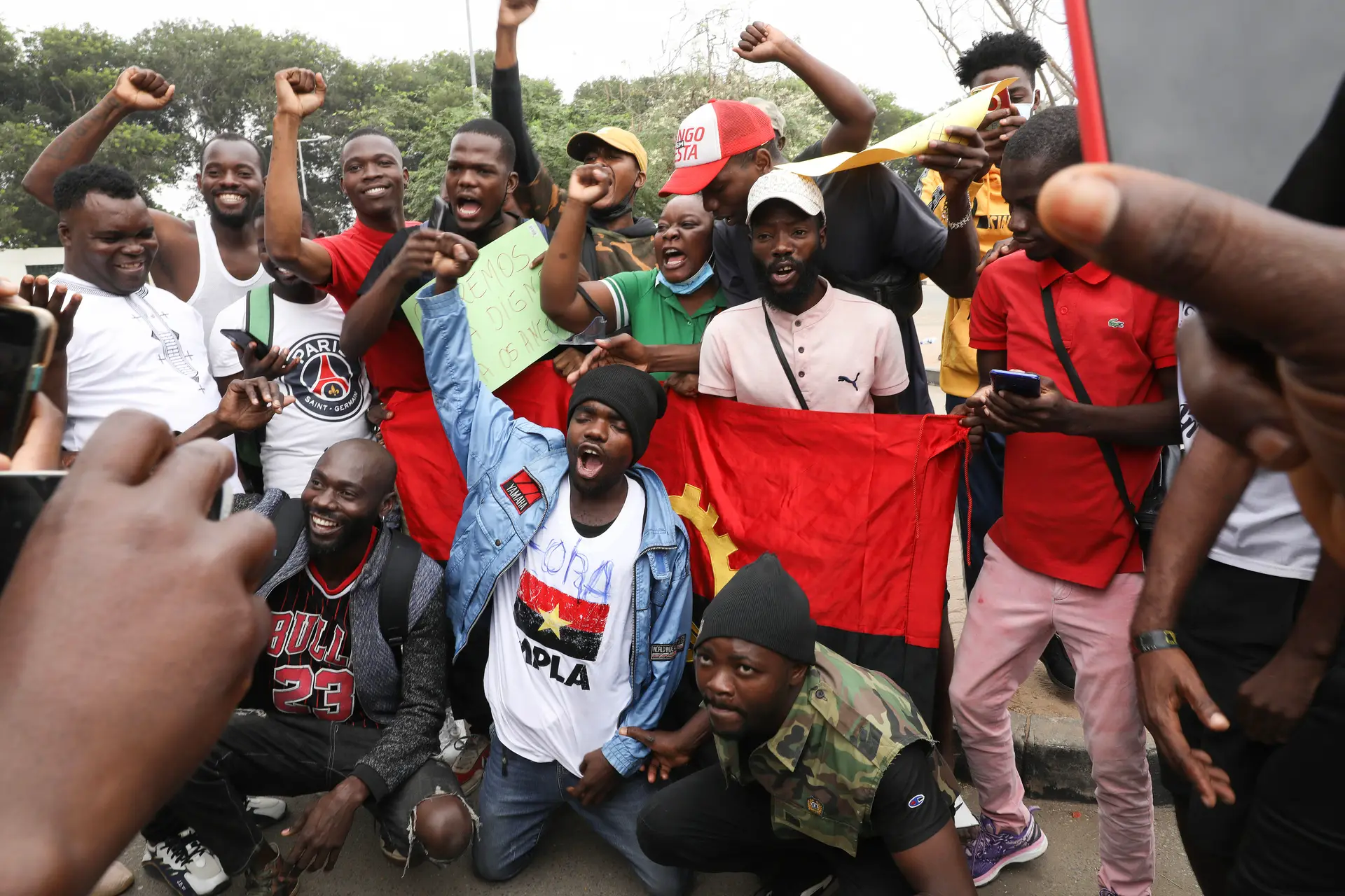 Quase uma centena de manifestantes detidos vão a julgamento sumário em Angola