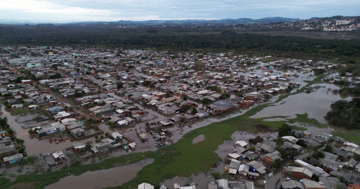 Do Brasil ao Nepal, ciclones, ondas de calor e chuvas fortes fazem centenas de mortos e de desaparecidos