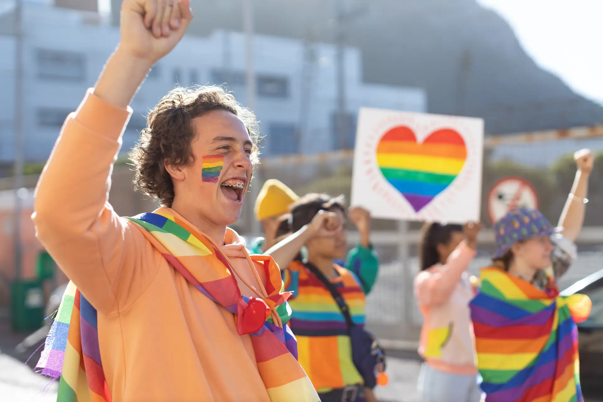 O amor é para todos” Estónia é o primeiro país do Báltico a aprovar o casamento entre pessoas do mesmo género foto