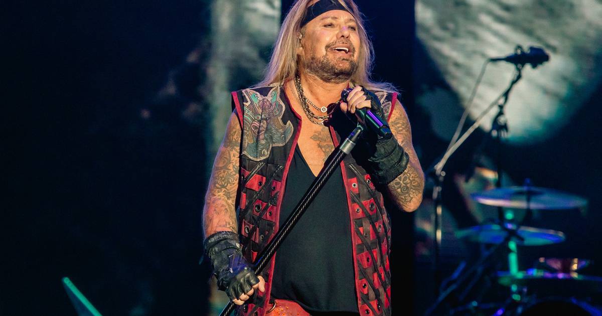 Vocalista dos Mötley Crüe, que hoje tocam em Algés, é acusado de fazer playback nos concertos