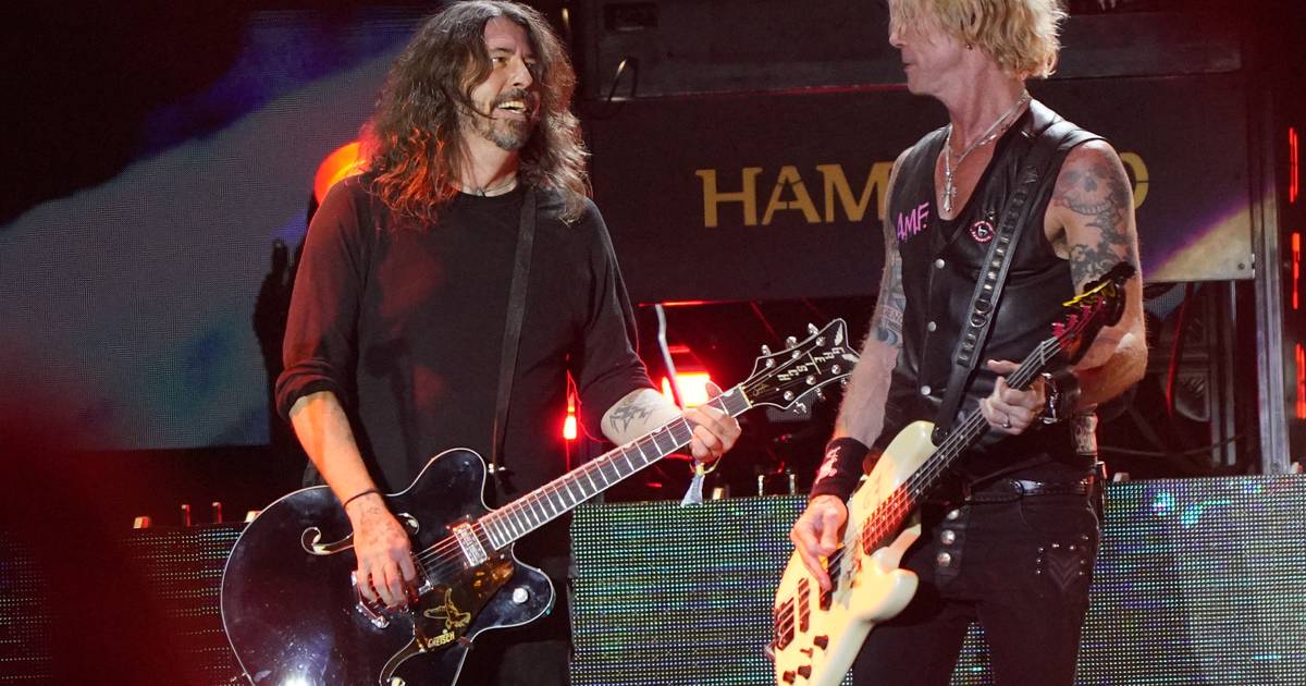 Dave Grohl tocou com os Guns N’ Roses no festival de Glastonbury