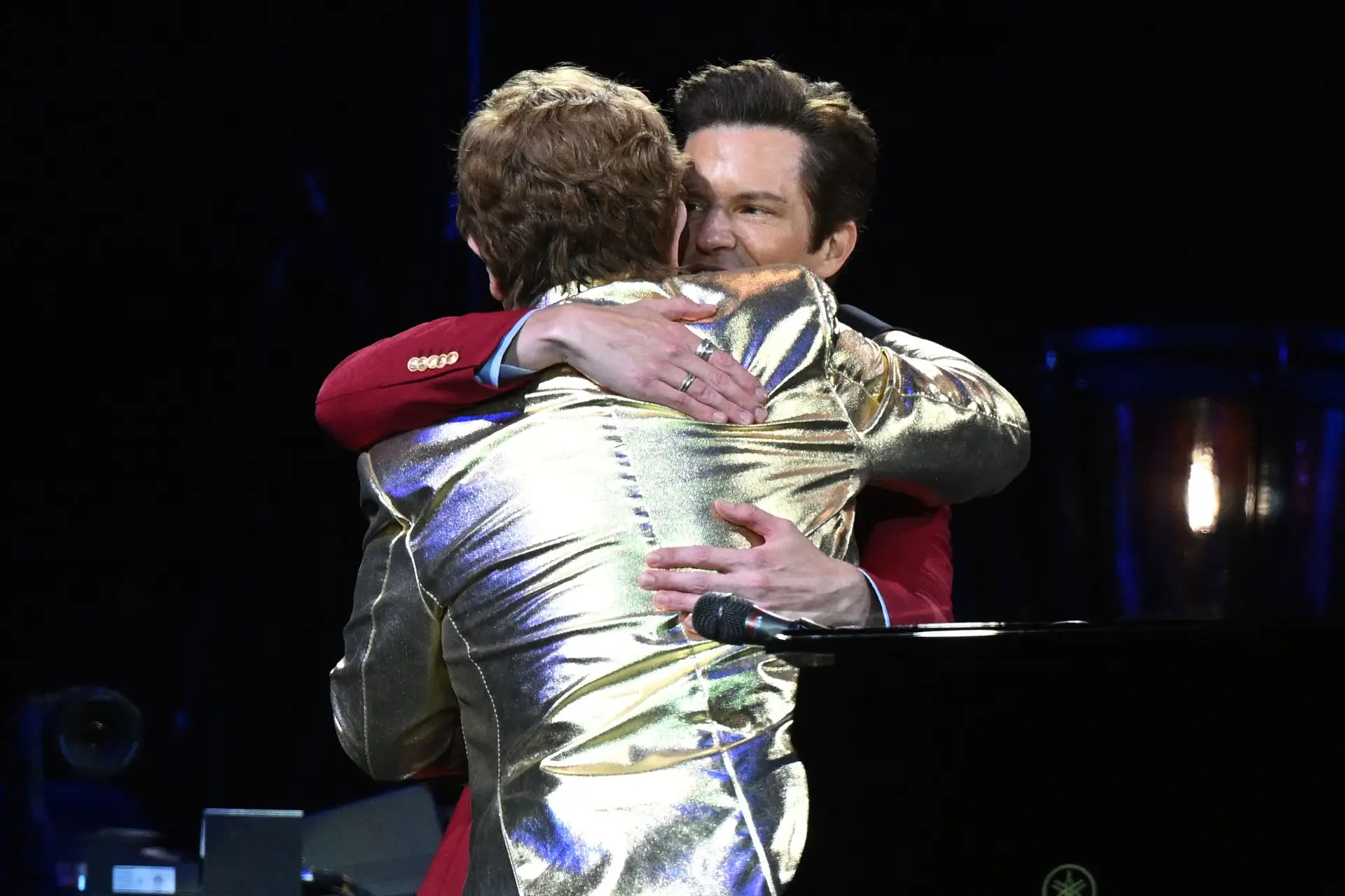 Elton John e Brandon Flowers no festival de Glastonbury 2023