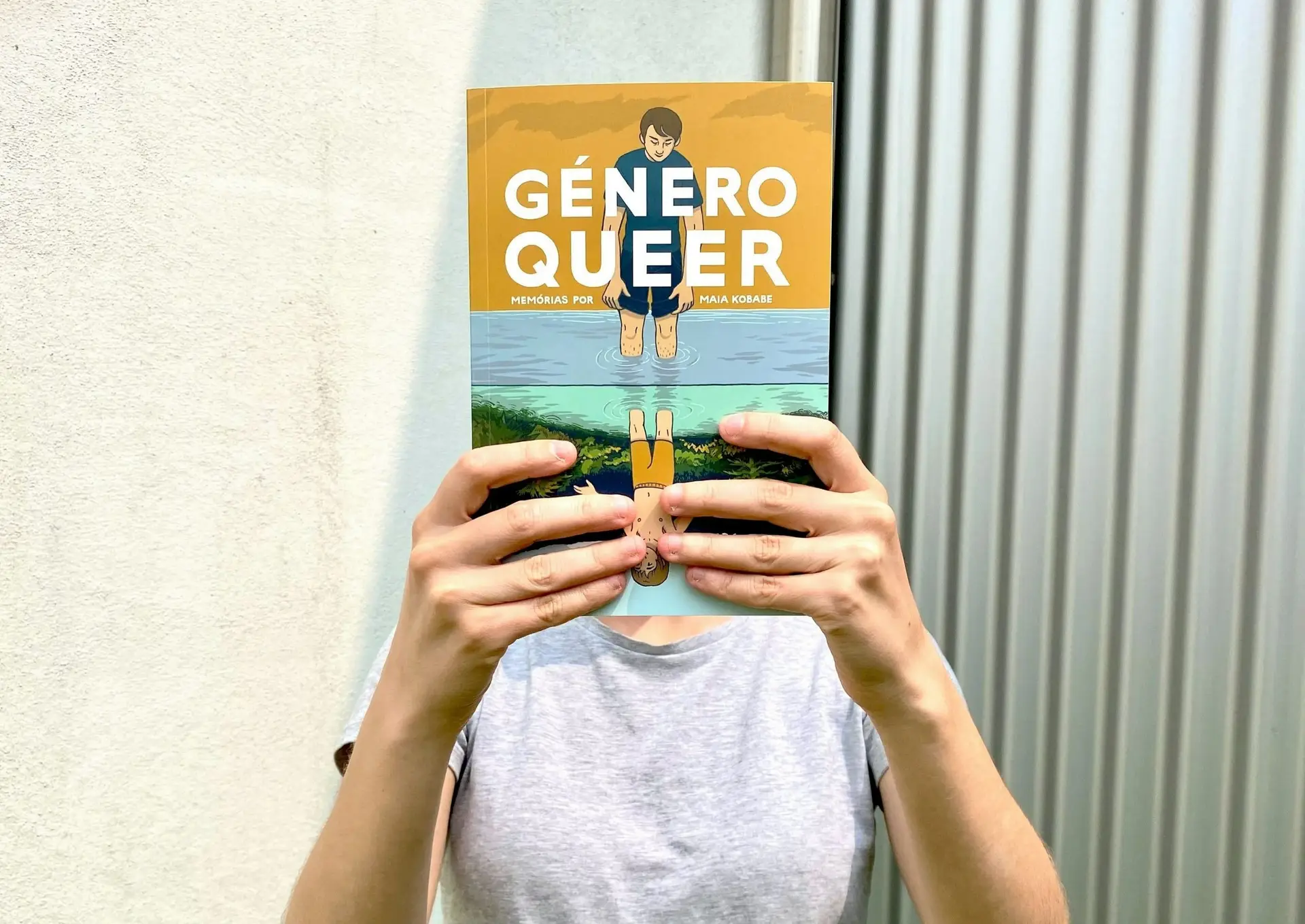 Maia é uma pessoa não binária e contou a vida em “Género Queer” — a sua história tornou-se no livro mais banido nos Estados Unidos imagem