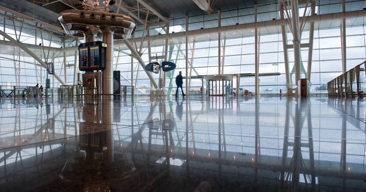 Aeroporto do Porto atinge pela primeira vez recorde de 15 milhões de passageiros num ano