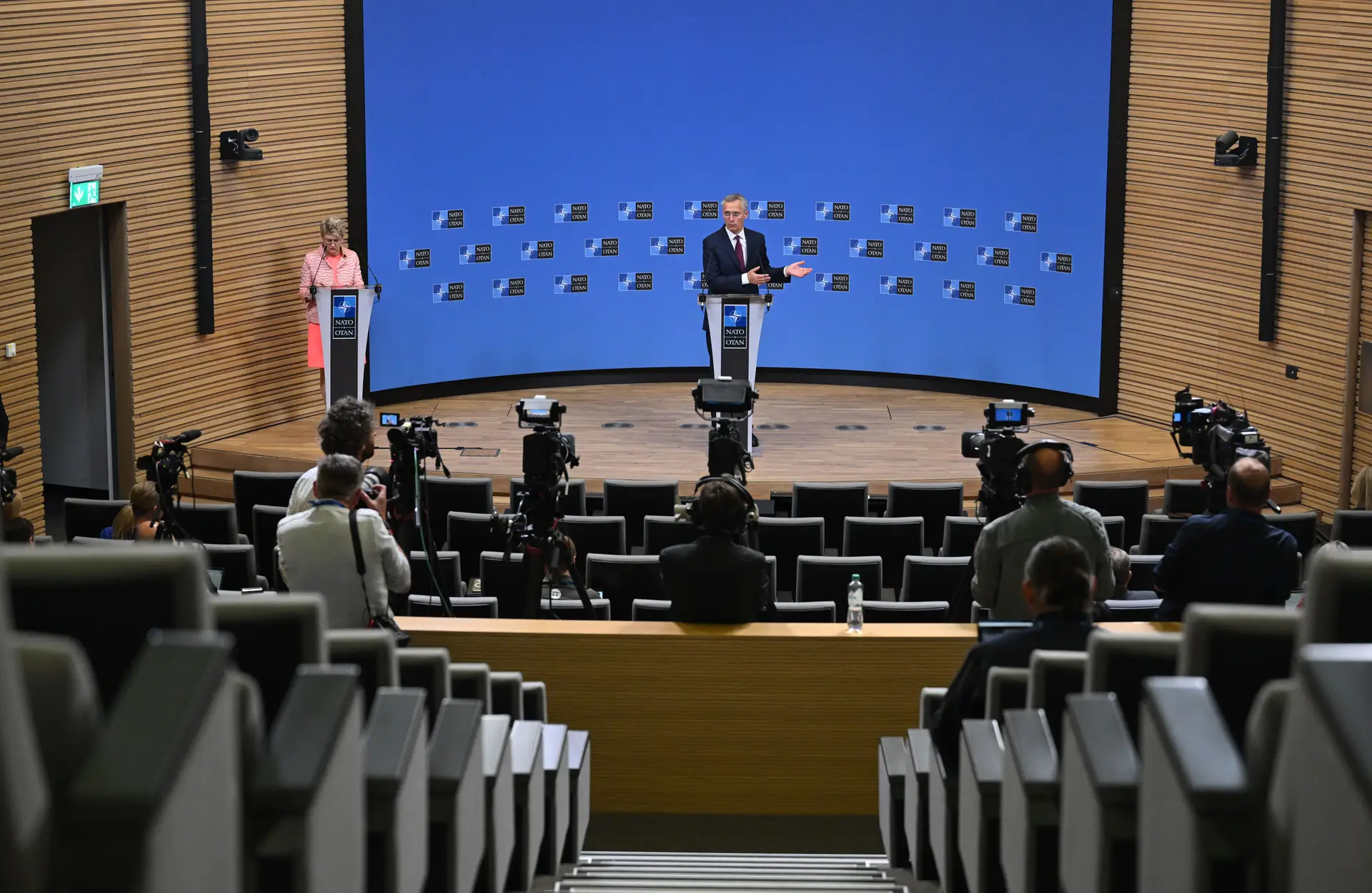 O secretário-geral da NATO, Jens Stoltenberg, mantém-se no cargo até outubro de 2024 