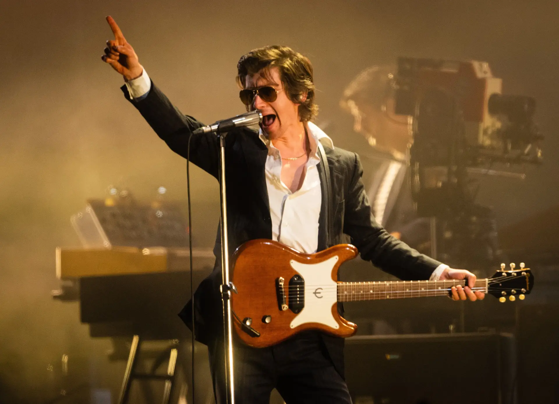 Alex Turner, dos Arctic Monkeys, ao vivo em 2023
