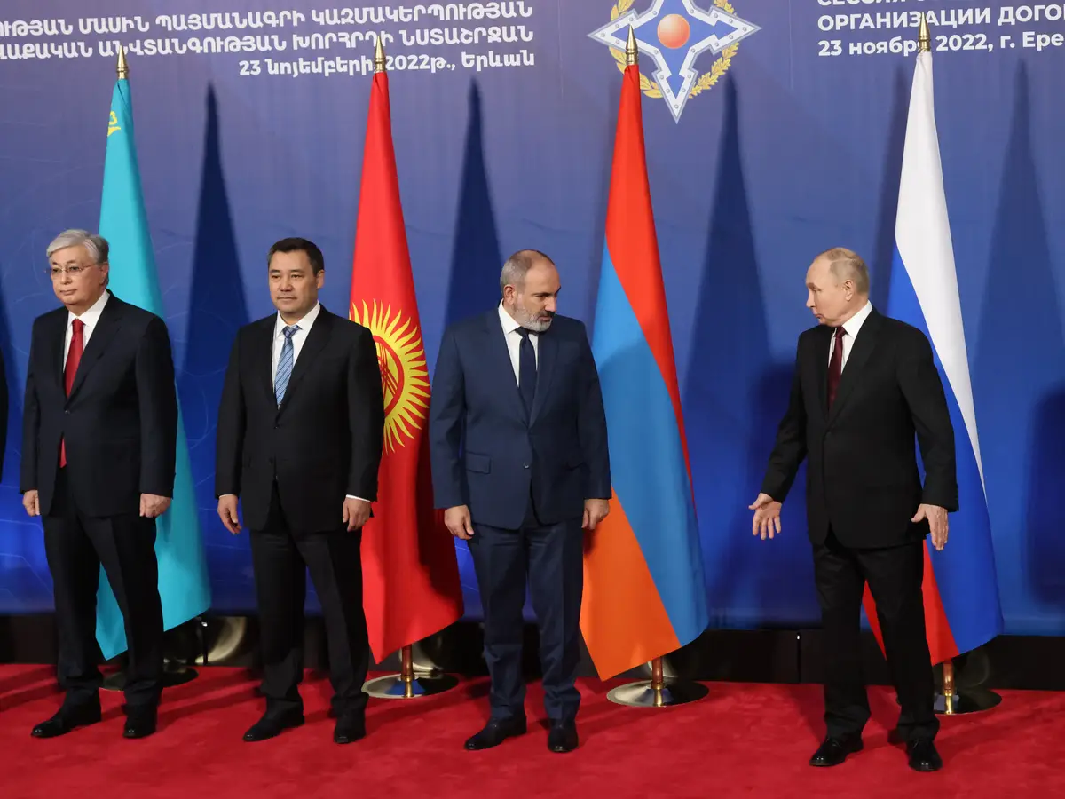 Guerra faz Rússia se afastar da Armênia, que aceita até prender Putin