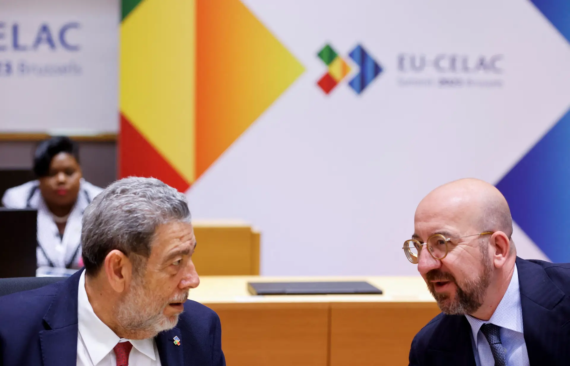 A difícil negociação para reacender a relação económica entre UE, América Latina e Caraíbas