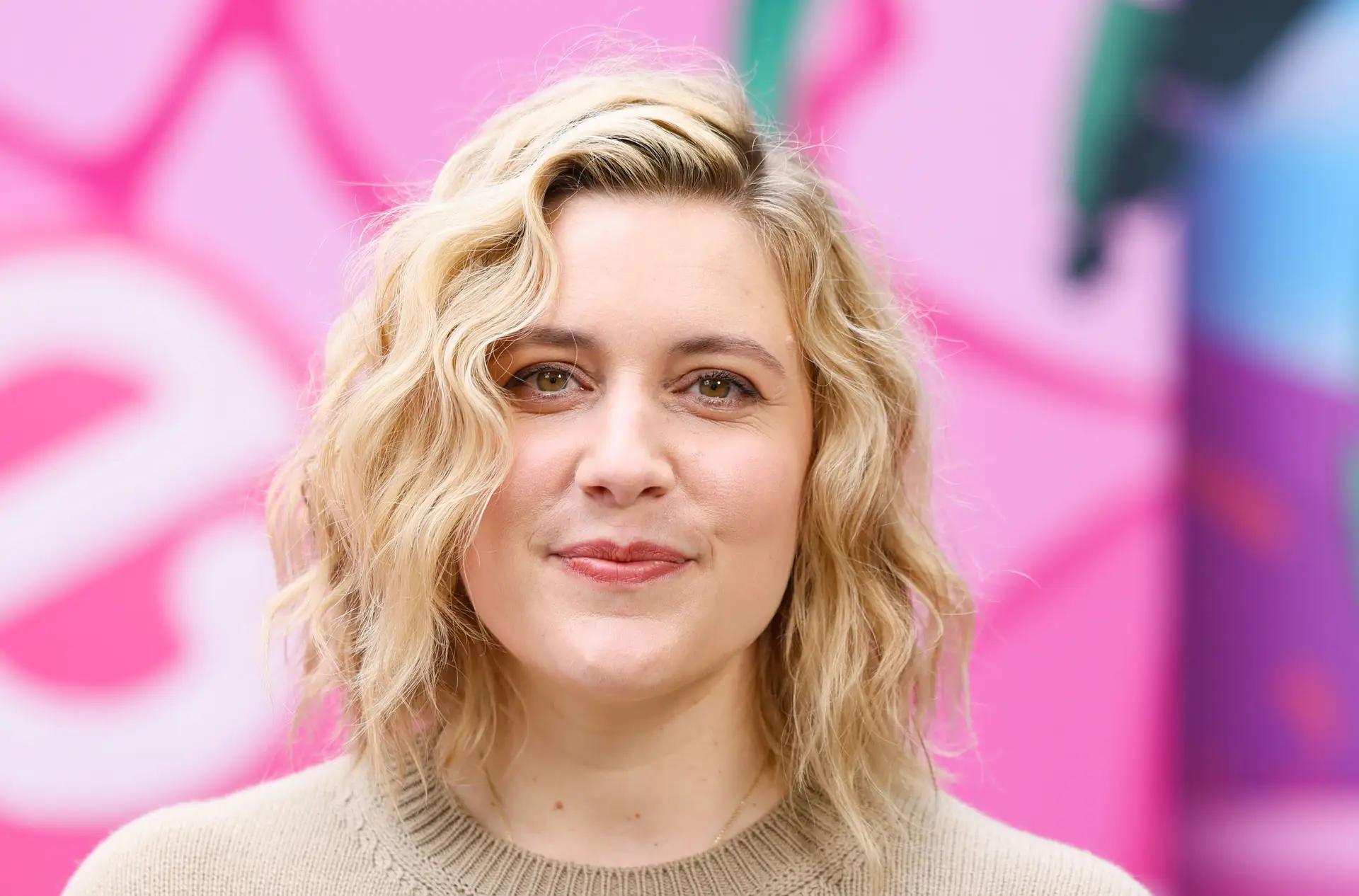 Como chegou Greta Gerwig, a realizadora de “Barbie”, até aqui?