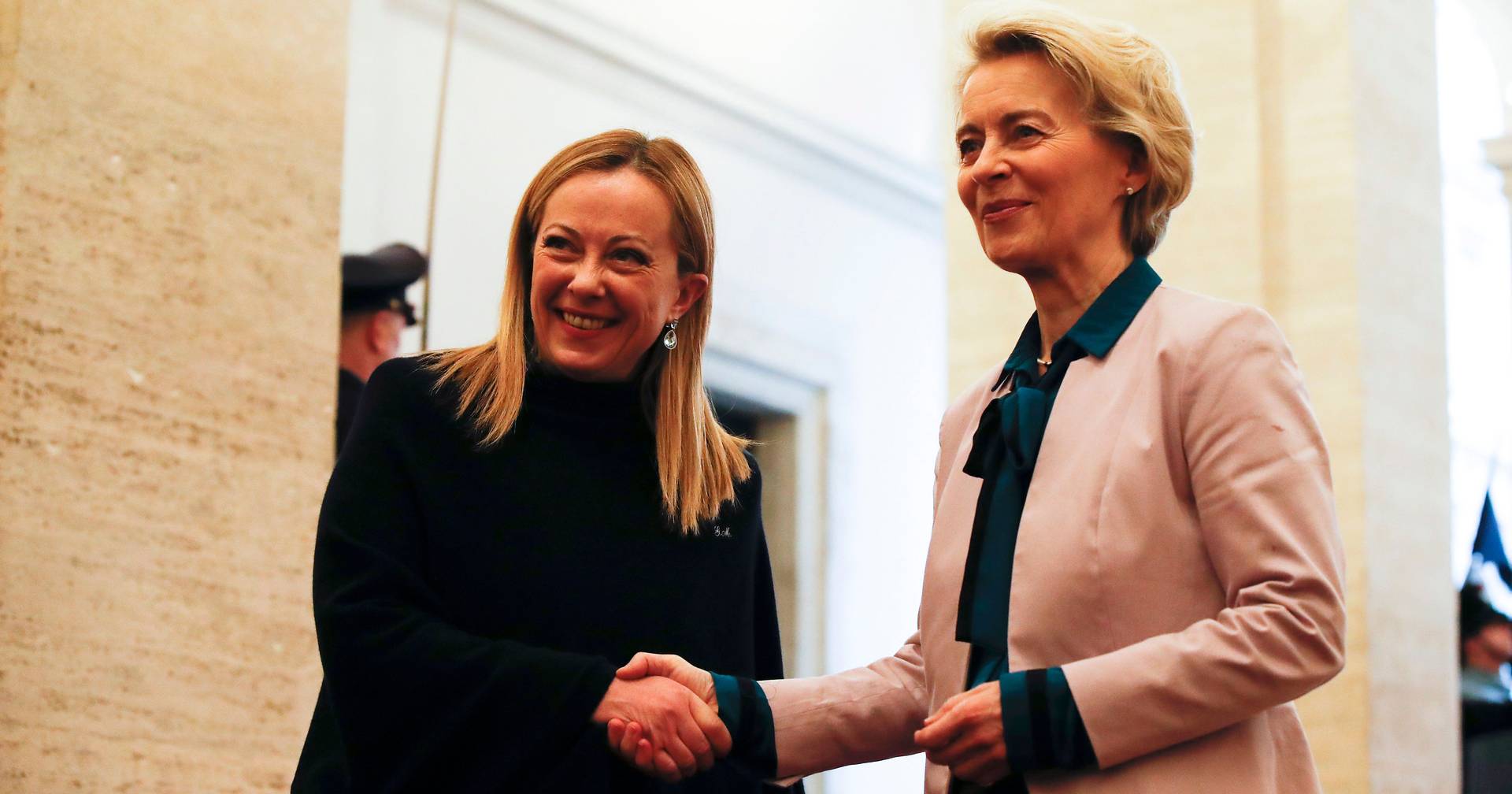 Ursula von der Leyen e Giorgia Meloni estão em Lampedusa - Expresso