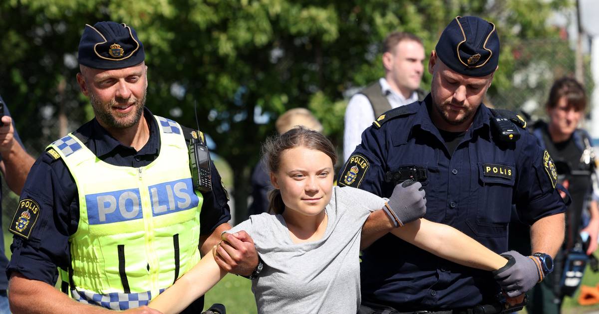Greta Thunberg condenada a pagar 130 euros por desobedecer à polícia