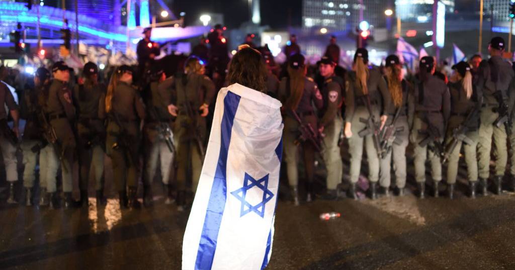 Israel: polémica reforma da justiça averbou a primeira vitória, num país “tenso” e “inflamável”