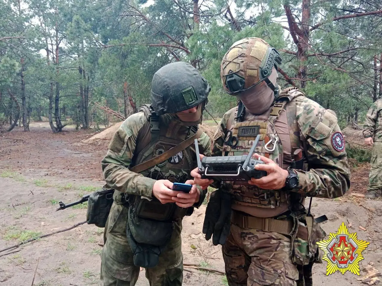 Treino conjunto de combatentes Wagner e soldados bielorrussos a 23 de julho de 2023