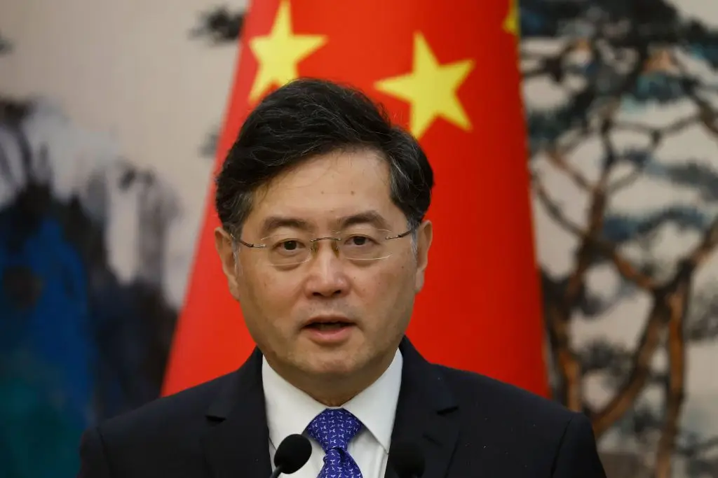 Sai Qin Gang, regressa Wang Yi e mantêm-se as dúvidas sobre o desaparecimento do ministro chinês