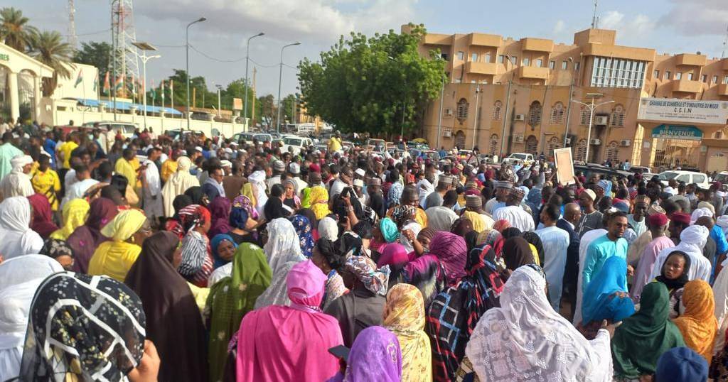 Washington pede “libertação imediata” do Presidente do Níger detido em golpe de Estado
