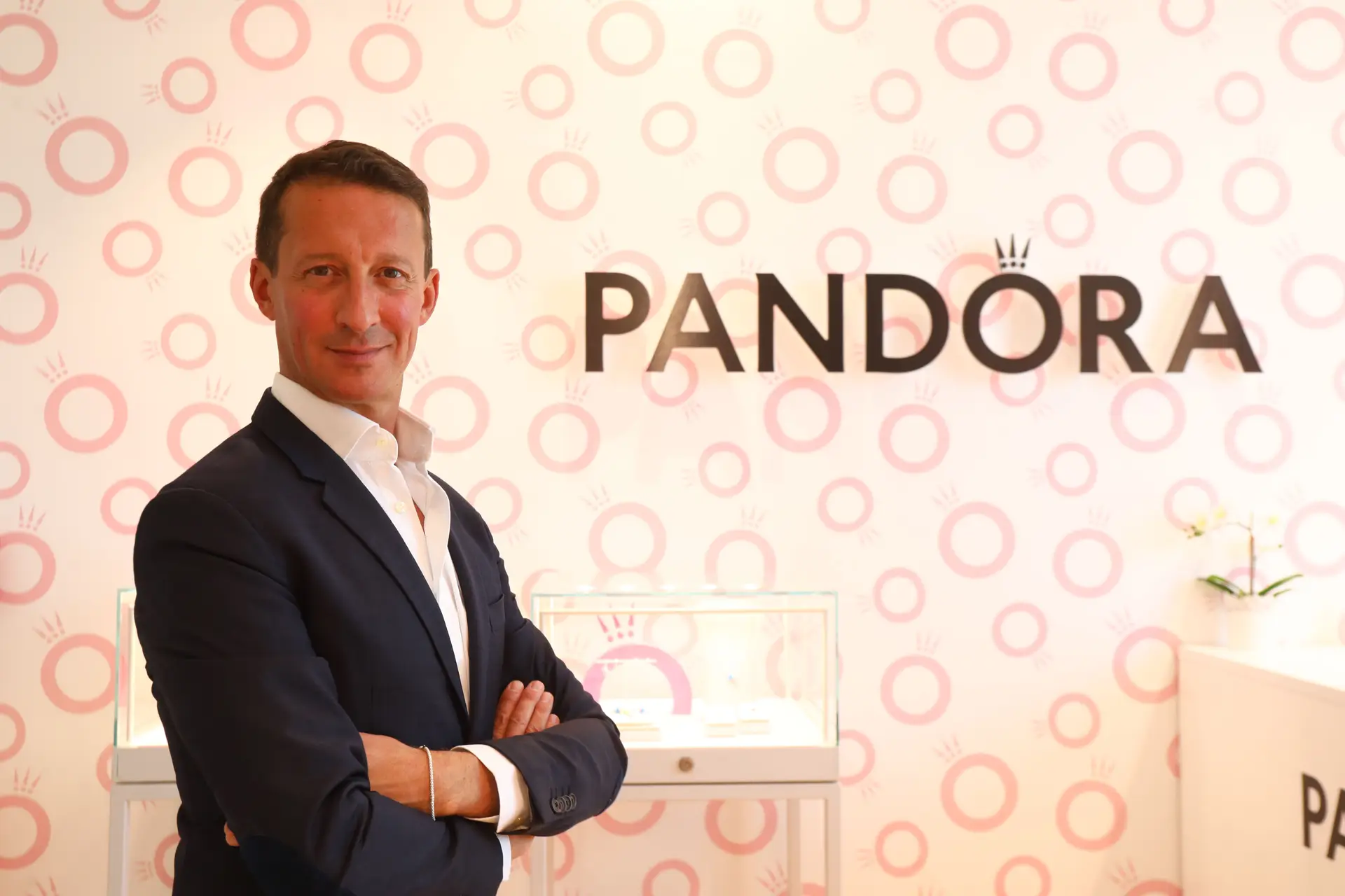 “Há publicações no Instagram que nos levam a pensar que há clientes que têm mais peças Pandora do que as nossas lojas!"