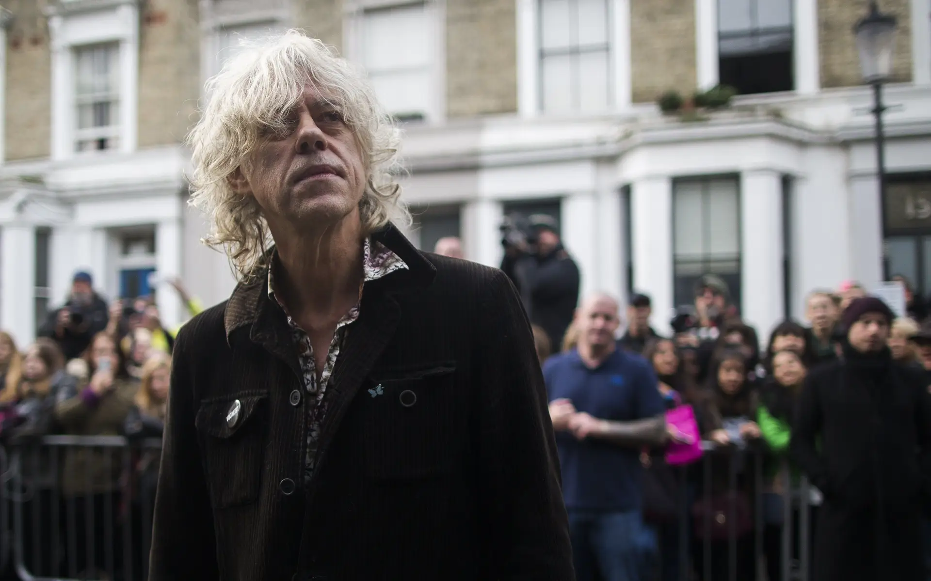 Bob Geldof: “Sinéad O’Connor mandou-me SMS desesperadas e outras incrivelmente felizes. Ela era assim”