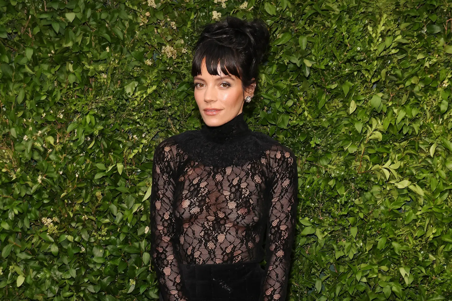 Lily Allen sobre Sinéad O’Connor: “Se não consegues defender as pessoas em vida, não o faças na morte”