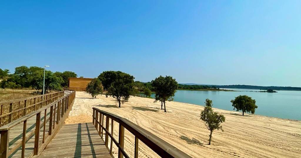 Há uma nova praia fluvial no Alentejo: Albergaria dos Fusos é inaugurada a 11 de agosto