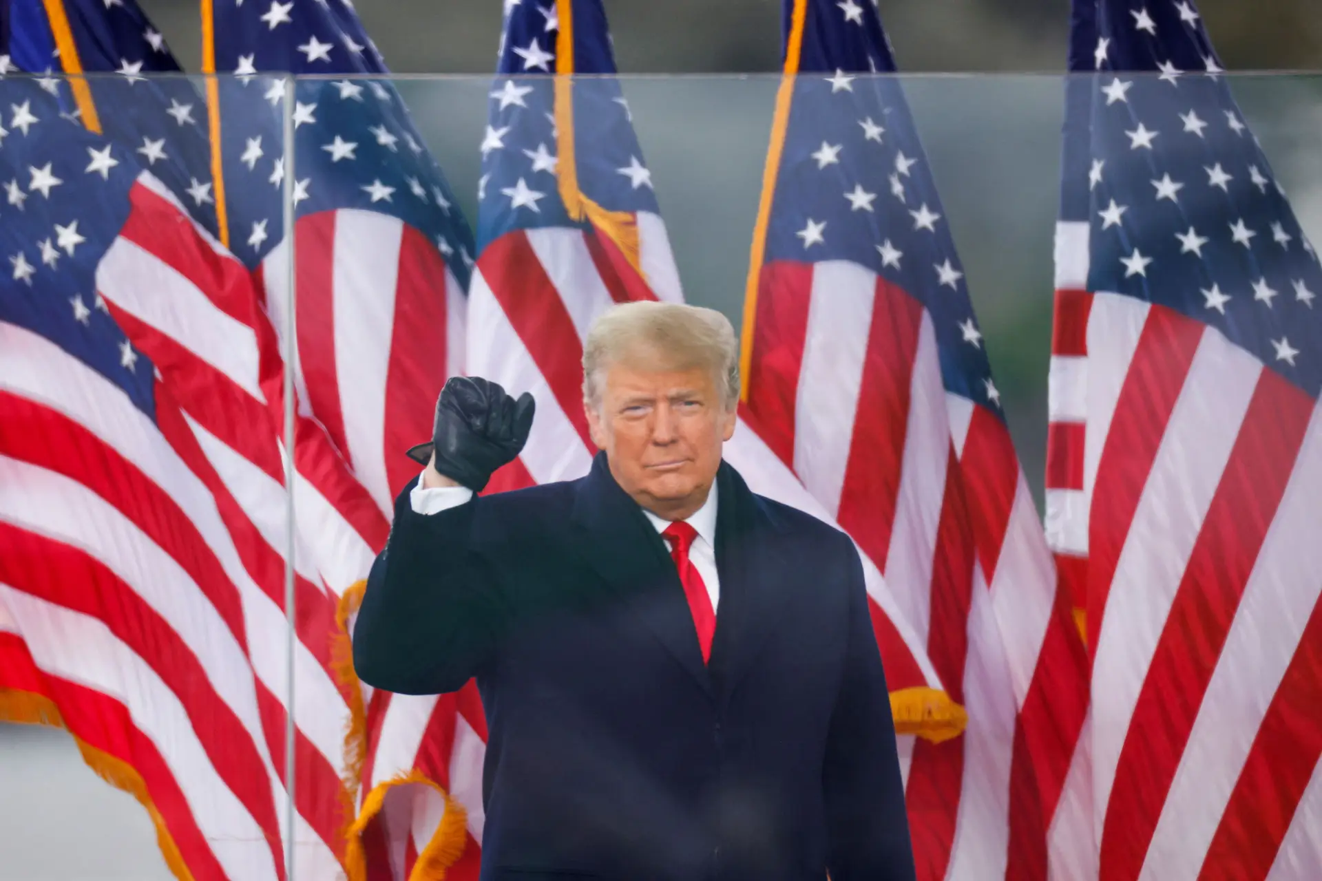 Trump declara-se "não culpado" das acusações sobre eleições de 2020 -  Expresso