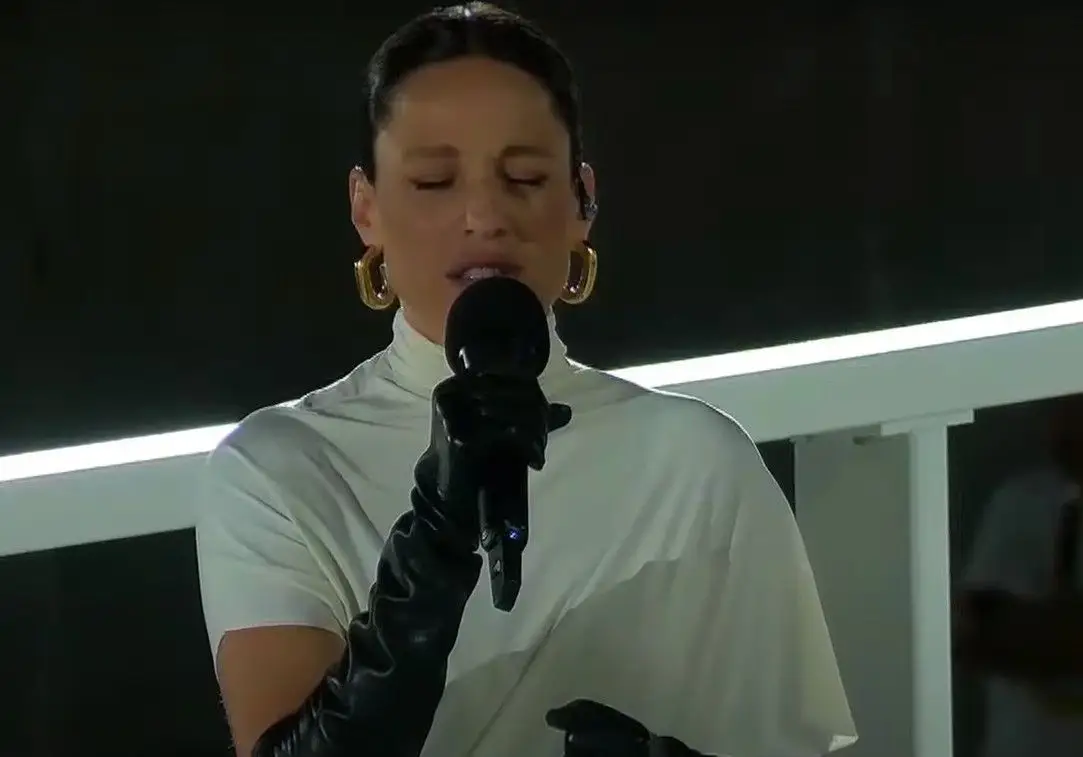 Carminho cantou ‘Estrela’ para o Papa Francisco na Vigília da JMJ: “As palavras não chegam para descrever tantas emoções”