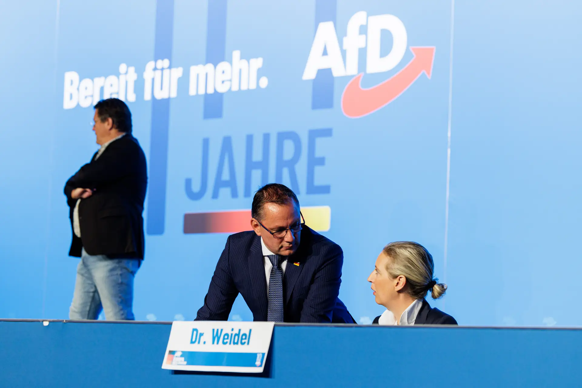 Tino Crupalla e Alice Weidel no congresso de Magdeburgo: "Preparados para mais", um slogan virado para o futuro após dez anos de AfD