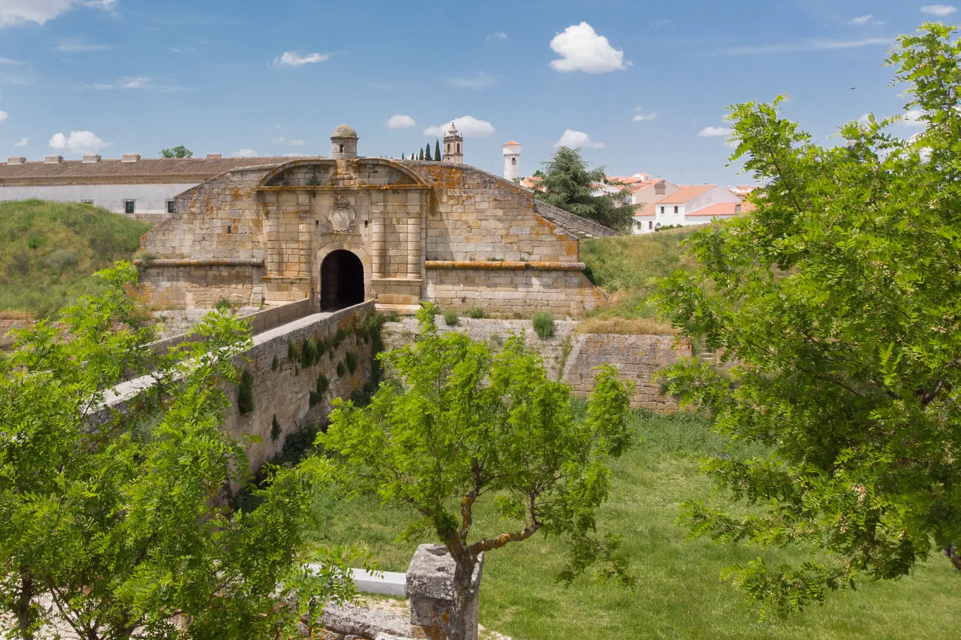 Revelins e baluartes, uma viagem ao passado na praça-forte de Almeida - Expresso