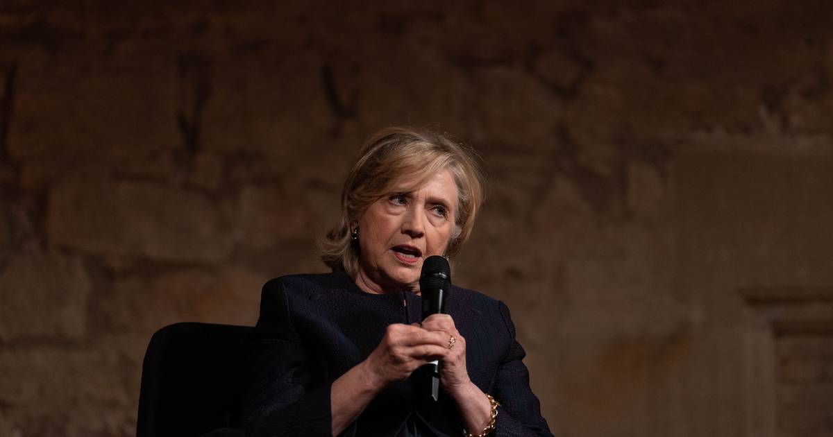 Hillary Clinton sobre caso Epstein: "Quero que a verdade venha à tona"