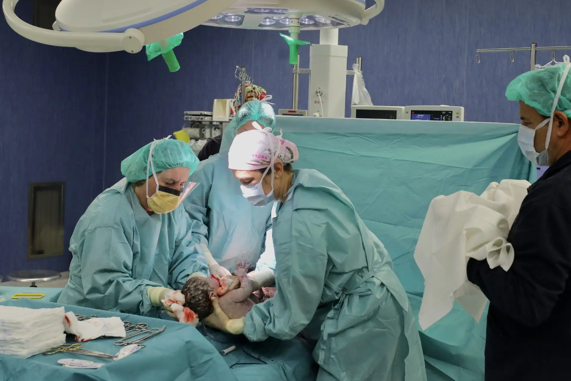 O bebé Guilherme, primeiro a ser concebido em Portugal com sémen do pai falecido, nasceu no Centro Materno Infantil do Norte, no Porto.