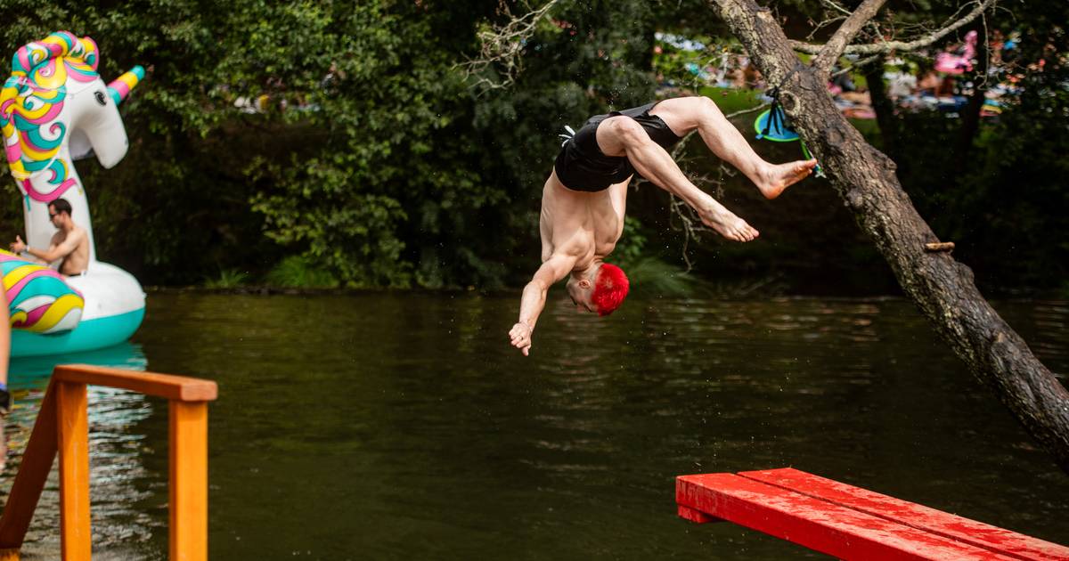 Vodafone Paredes de Coura: mergulhos acrobáticos, refeições caseiras e a vida no rio
